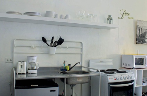Ponce Centro Apartment | Gladiolas 1103: Family-Friendly Retreat with Spa & Breakfast