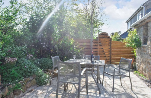 Saint Martin Cottage | Cozy 3-Bedroom Retreat in Lands End near Porthcurno