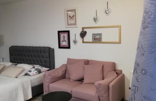 Hustopece Apartment | Chic GLAM Apartmán Hustopeče - Family-Friendly Retreat!