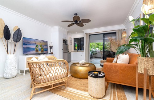 Port Douglas Apartment | Modern Apartment in Town Center with Pools & Ocean Views