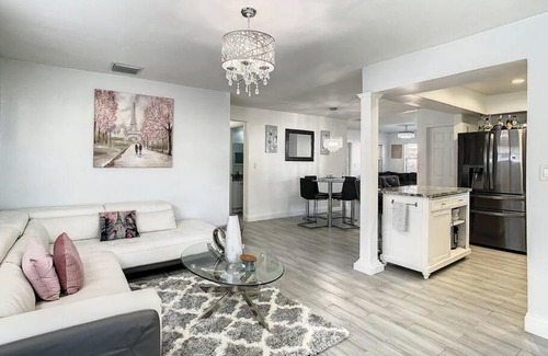 Pinellas Park House | Glam Paradise Pool Home: Family-Friendly & Pet Friendly!
