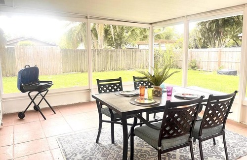 Pinellas Park House | Glam Paradise Pool Home: Family-Friendly & Pet Friendly!