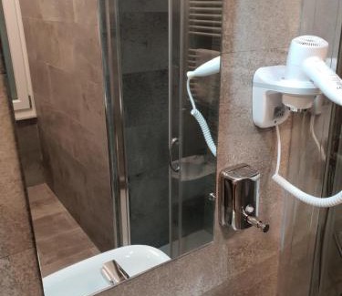 La Spezia Historic Centre House | Elevated Retreat at Glam Resort G H O S T E L - Pet Friendly
