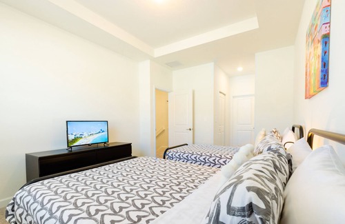 Princeton House | Modern 4BR Retreat with Spa Near the Enchanting FL Keys