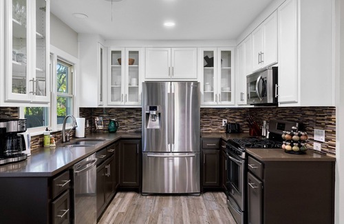 Cherrywood House | Elegant Bungalow Minutes from Downtown Austin - Family Friendly