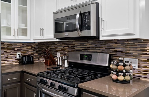 Cherrywood House | Elegant Bungalow Minutes from Downtown Austin - Family Friendly