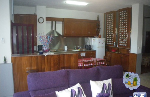Gondomar Apartment | Inviting Mango-Pineapple Loft with Oceanfront Spa Retreat
