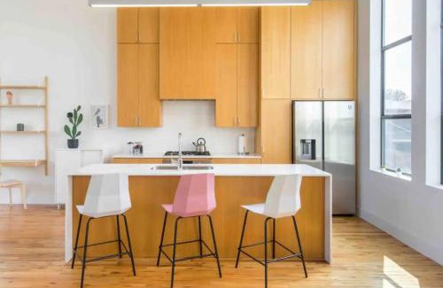 Knox - Henderson House | Discover a Perfectly Located 4-Star Townhome for Families