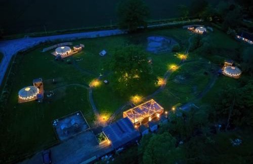 Attleborough Other | Experience Glamp and Tipple Ltd: Pet-Friendly Oceanfront Retreat