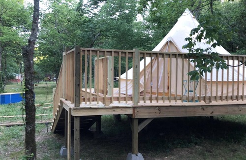 Broken Bow RV Rental | Relaxing Glamping Experience with Breakfast Included
