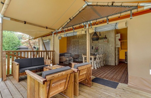 Uden House | Cozy Glamping Safari Tent for 6 with Ocean Views