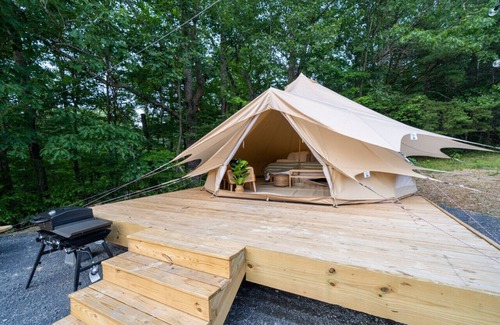 Great Cacapon RV Rental | Unique Glamping Experience at Firefly Ridge - Hemlock King Bed