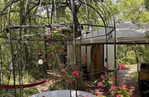 Loubezs-Bernac Cabin | Unique Glamping Experience at Black Box for Families