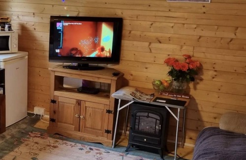 Swanage Cabin | Charming Lavender Cabin by the Jurassic Coast Awaits You
