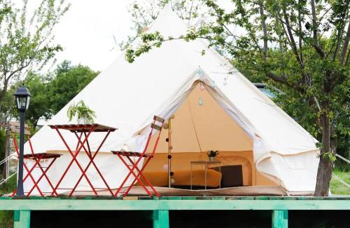 Cisnadioara Other | Family-Friendly Glamping at Cisnadioara for Nature Lovers
