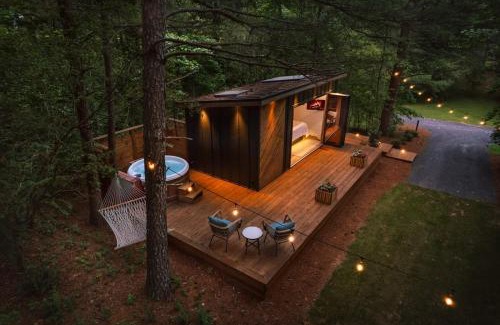 Guntersville House | Forest Hideaway: Guest Rated 9.5 for Your Next Escape