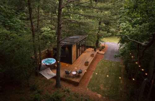 Guntersville House | Forest Hideaway: Guest Rated 9.5 for Your Next Escape
