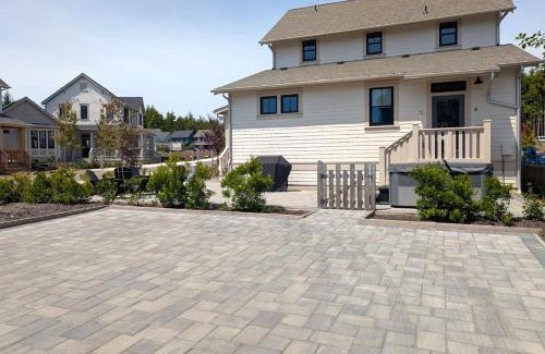 Pacific Beach House | Glamping in the Woods by Seabrook Hospitality
