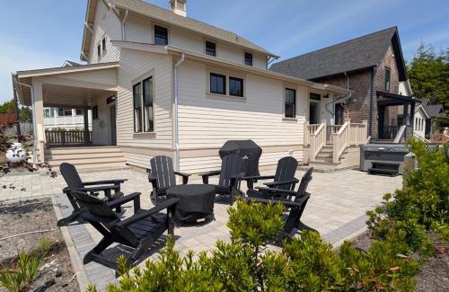 Pacific Beach House | Glamping in the Woods by Seabrook Hospitality