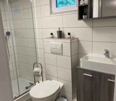 Gablenz Apartment | Pet-Friendly Glamping Kromlau with Oceanfront Views