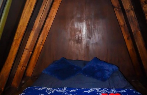 Ubaque Hotel | Discover Glamping Laguna Sagrada: Pool & Spa Retreat