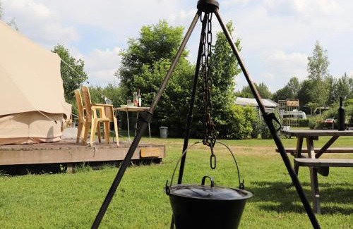 Twijzel Other | Glamping Lodge in Friesland near Nature Reserves, cleaning included