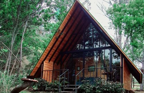 Guatavita House | Pet-Friendly Glamping Los Ángeles with Hot Tub & Breakfast