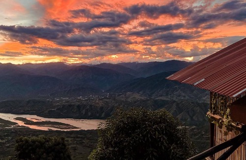 Sopetran Cottage | Discover Glamping at Mirador de Santa Fe with Pool & Spa