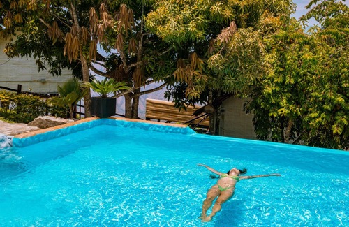 Sopetran Cottage | Discover Glamping at Mirador de Santa Fe with Pool & Spa
