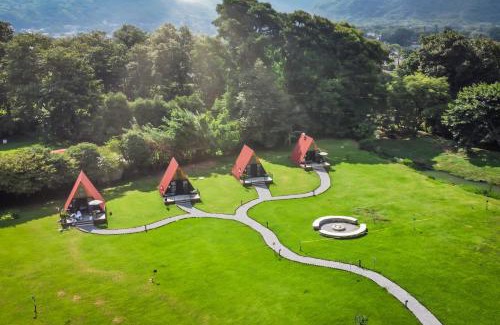 Huiloapan de Cuauhtemoc Other | Eco-Friendly Glamping Nool: Poolside Family Retreat