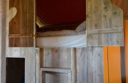 Vleteren Other | Experience Glamping Bliss on a Farm with Family-friendly Amenities