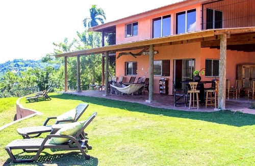 Yaque Arriba RV Rental | Romantic Glamping Getaway on the Lake with Spa & Pool