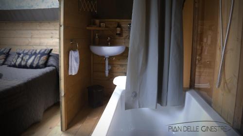 Sassetta Other | Pet-Friendly Glamping Pian delle Ginestre with Ocean Views