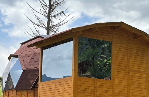 Choachi Ski Chalet | Relaxing Glamping Shalom with Jacuzzi Near Santa Monica Springs