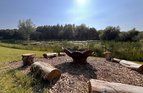 Holt Cabin | Pet-Friendly Glamping Shepherds Hut in North Norfolk