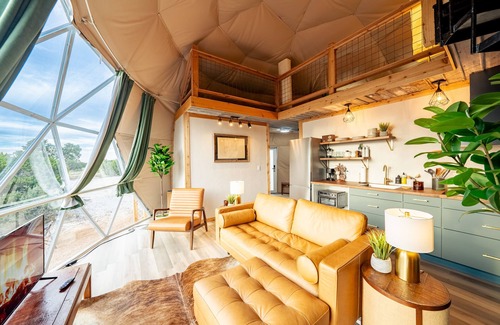 Oatmeal Resort | Reconnect with Nature at Glamping @ The Refuge - 10/10 Rating!