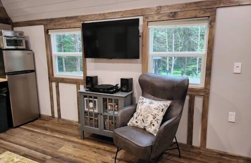 Silver Point Cabin | Top-Rated Glamping Tiny Home by Center Hill Lake