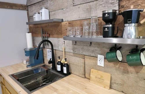 Silver Point Cabin | Top-Rated Glamping Tiny Home by Center Hill Lake