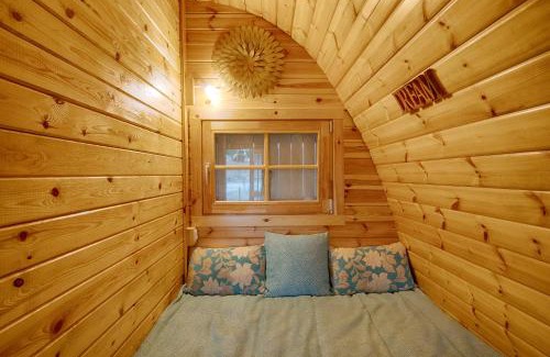 Sao Vicente do Paul House | Tranquil Glamping Turquesa: Relax in a Cozy Wood House
