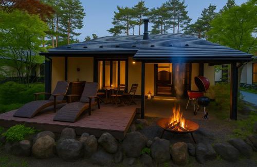 Fujikawaguchiko Cabin | Guest Rated 8.8: Glamping Villa Hanz with Hot Tub