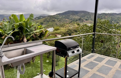 El Penol Ski Chalet | GLAMPING WITH POOL AND JACUZZI AT GUATAPE