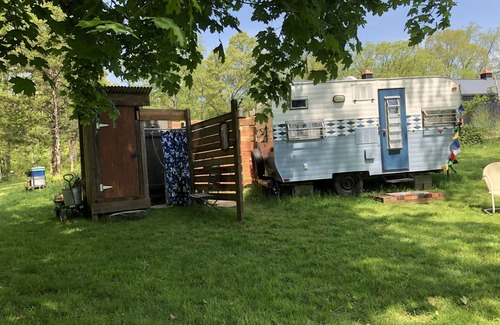 Cranston House | Unique Glamping Experience in a Renovated 1972 Camper