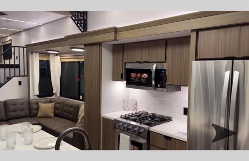 Ridge Manor House | Glamping with the Hotrods in the Florida Car Show showroom and RV Retreat