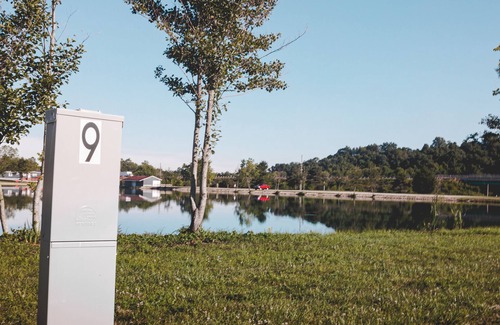 Kipling RV Rental | Pet-Friendly Glamplyfe RV Site in Cambridge Awaits You