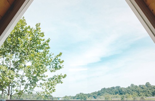 Kipling RV Rental | Pet-Friendly Glamplyfe Nature Experience on Lakefront