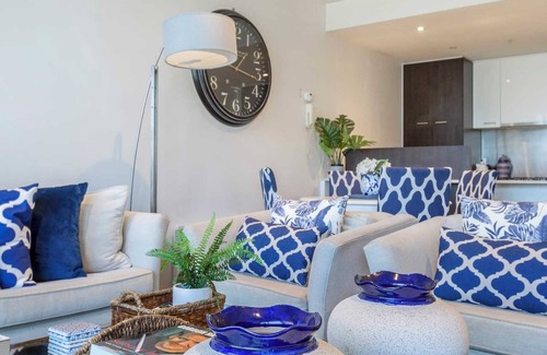 Docklands Condo | Glamptons - Waterfront Apartment with Scenic Views
