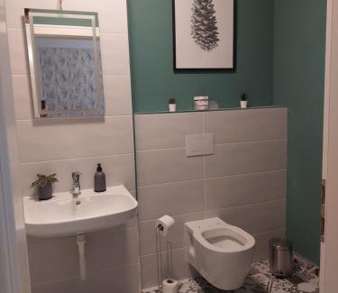 Timisoara Apartment | GlamyApart: Family-Friendly Retreat with Perfect 10 Rating
