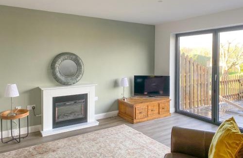 Lloc House | Top-Rated Glan Llyn Annex with Pet-Friendly Amenities