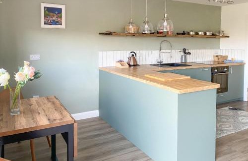 Lloc House | Top-Rated Glan Llyn Annex with Pet-Friendly Amenities