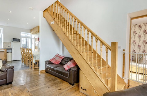 Rhydlydan Cottage | Experience GLAN NUG: Pet-Friendly Getaway with Cozy Fire